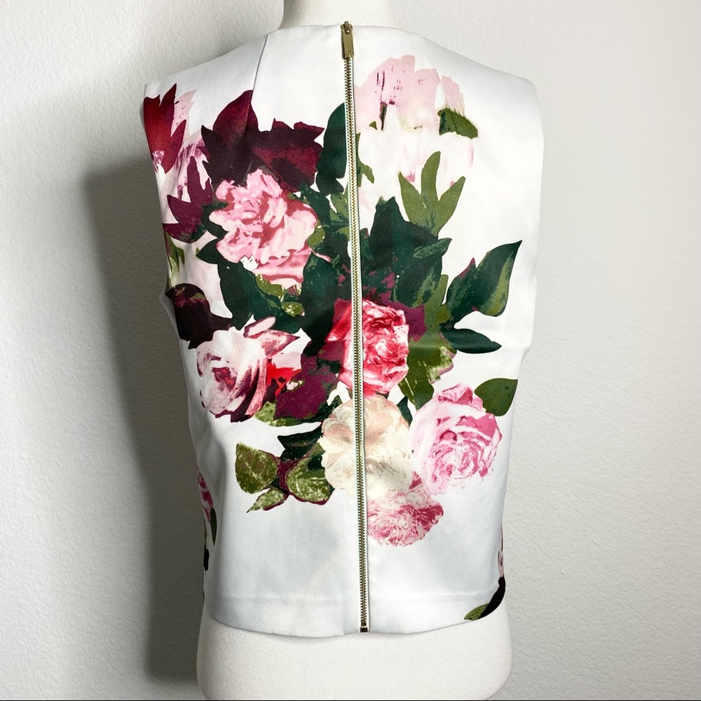 VINCE CAMUTO Floral Blouse - Picture 2 of 7